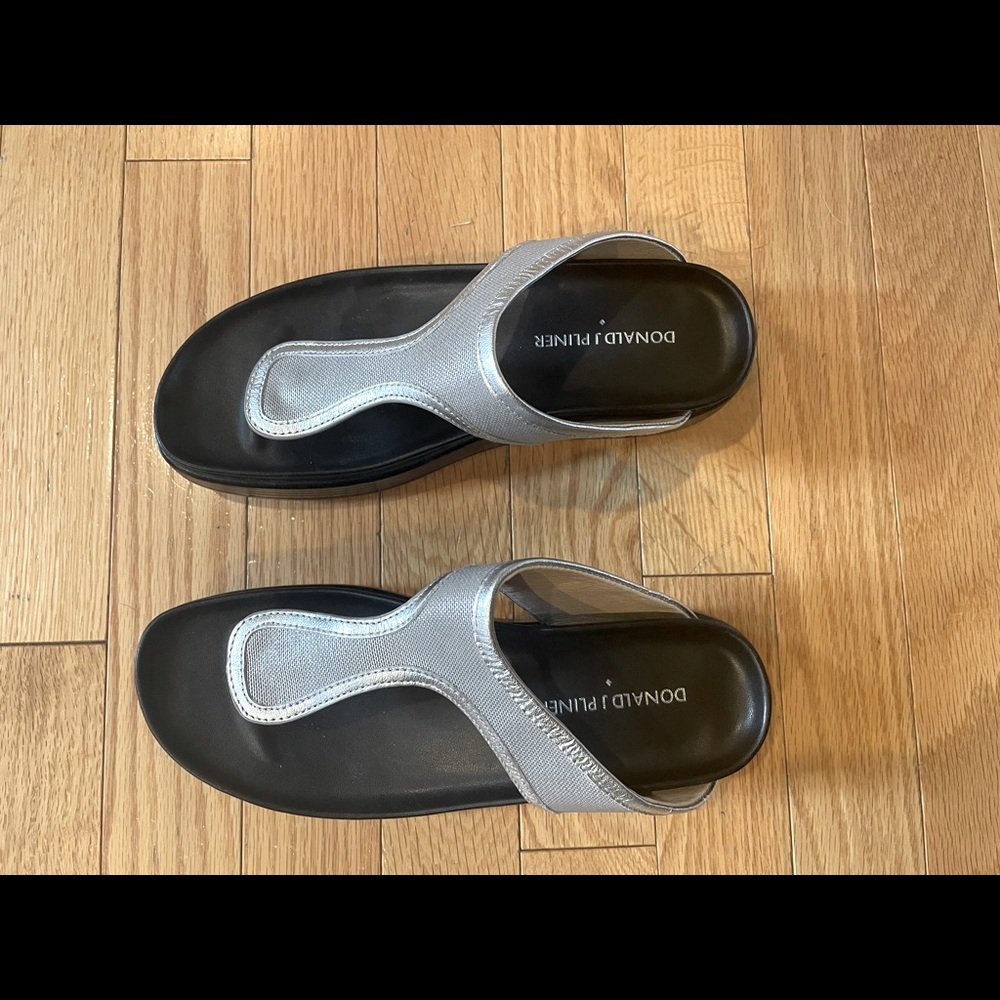 Donald J Pliner Sandals
